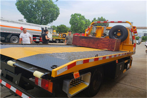 英德附近拖车电话号码服务